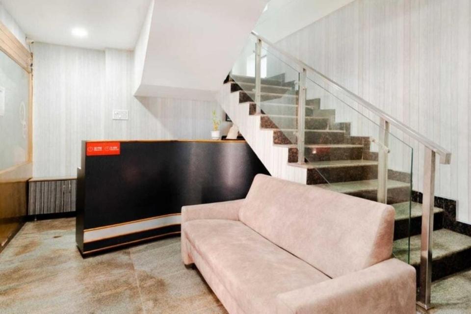 OYO 24288 Surya Teja Residency Khammam Exterior foto